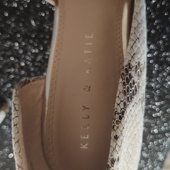 Kelly & Katie Shoes - Picture 3 of 7